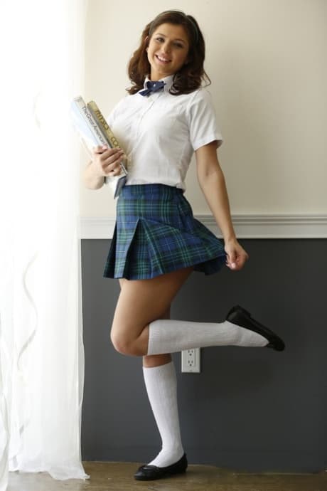 Busty schoolgirl Leah Gotti throats a huge dick & takes it in her hot pussy