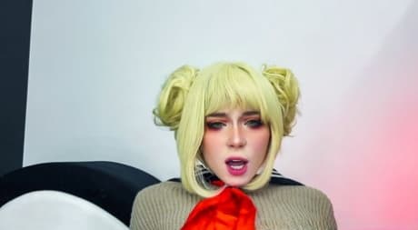Sweet teen pornstar Sweetie Fox plays with a toy and tastes a dick