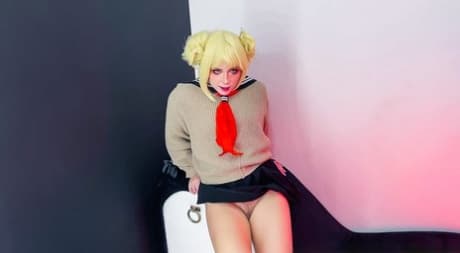 Sweet teen pornstar Sweetie Fox plays with a toy and tastes a dick
