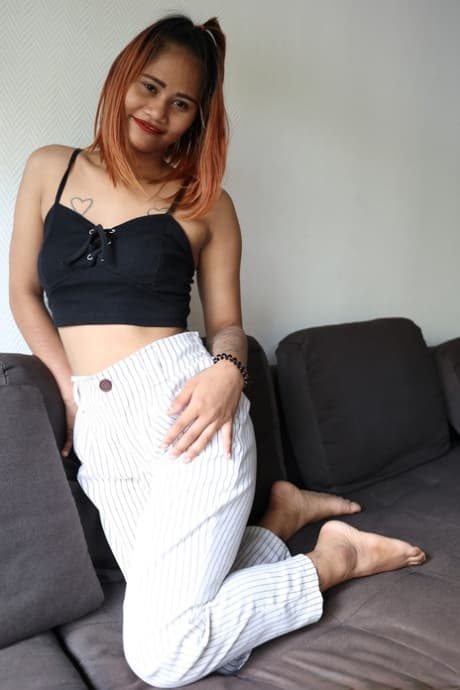 Lovely amateur Asian Gib C gets her innocent pussy boned and jizzed in POV