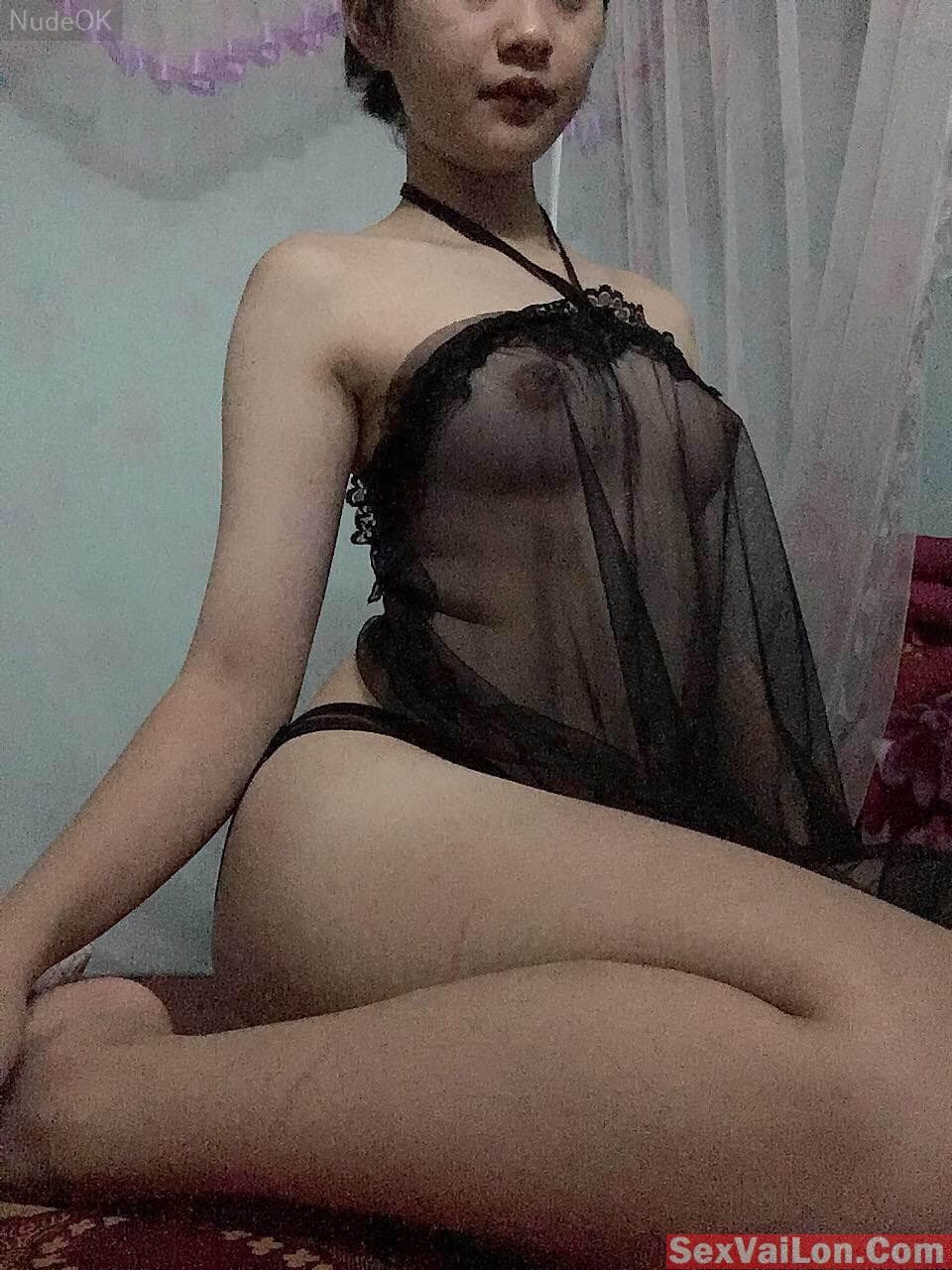 Piercing nightgown for people with bears